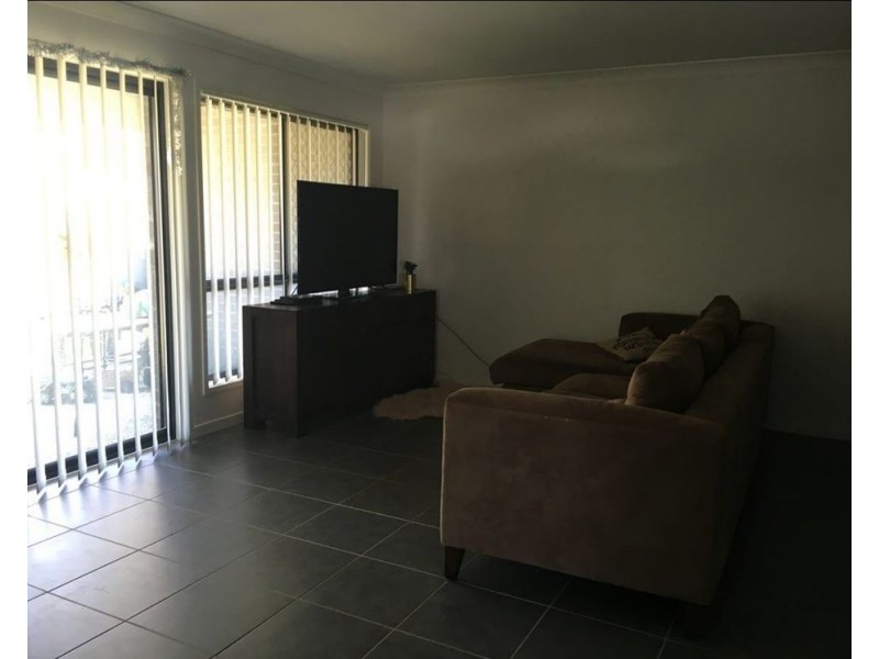 2/1 Llama Court, Dakabin QLD 4503