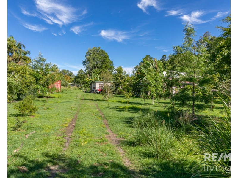 10 Leichhardt Street, Woodford QLD 4514