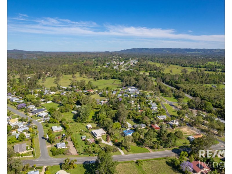 10 Leichhardt Street, Woodford QLD 4514