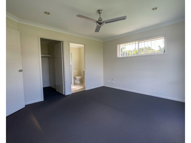 11 Dear Place, Bellmere QLD 4510