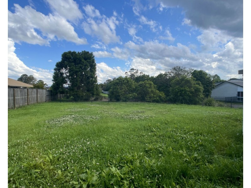 11 Dear Place, Bellmere QLD 4510