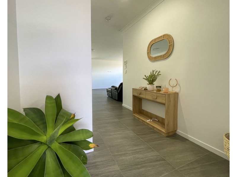 105 Riverparks Way, Upper Caboolture QLD 4510
