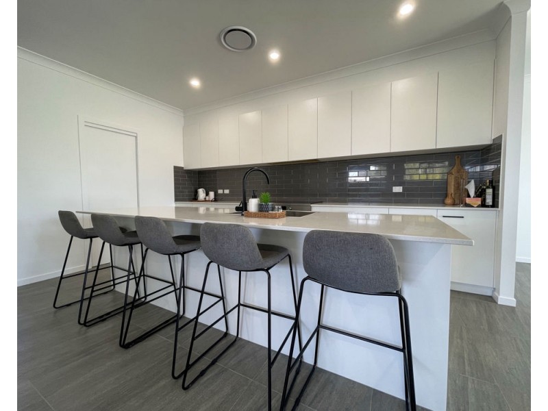 105 Riverparks Way, Upper Caboolture QLD 4510