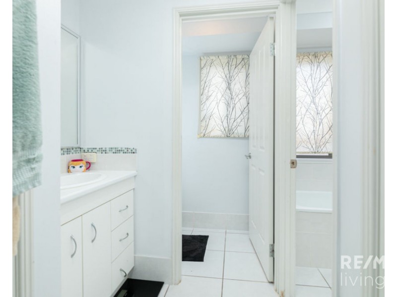 10 Miriam Court, Woolmar QLD 4515