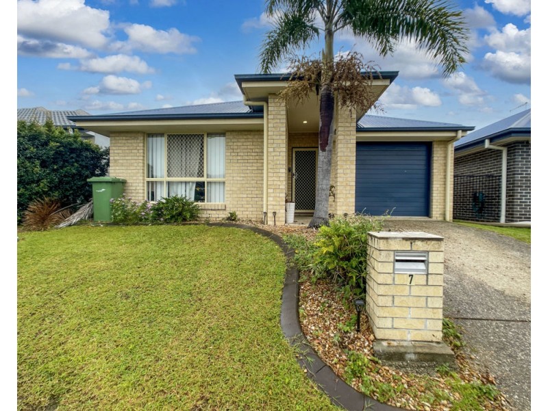 7 Chase Crescent, North Lakes QLD 4509