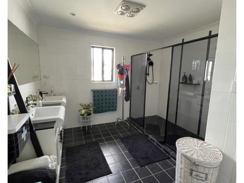 4 Anglers Court, Donnybrook QLD 4510