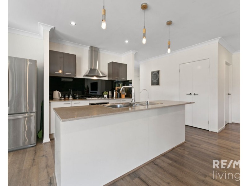 140-142 Montanus Drive, Woodford QLD 4514