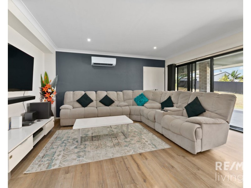 140-142 Montanus Drive, Woodford QLD 4514