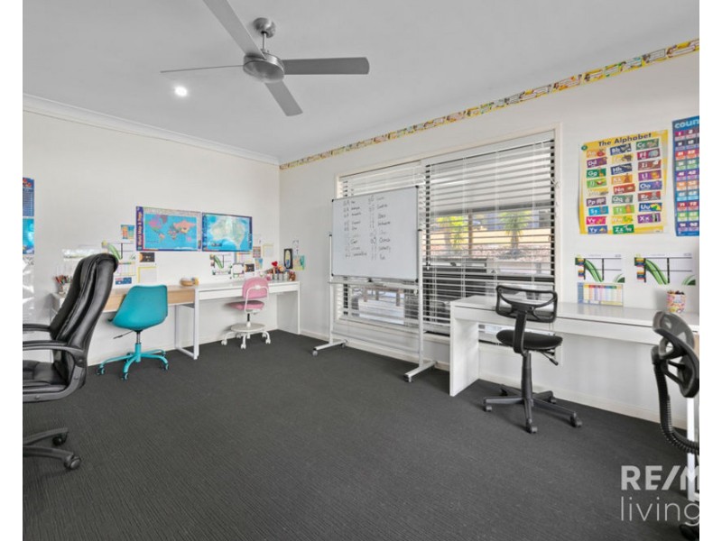 140-142 Montanus Drive, Woodford QLD 4514