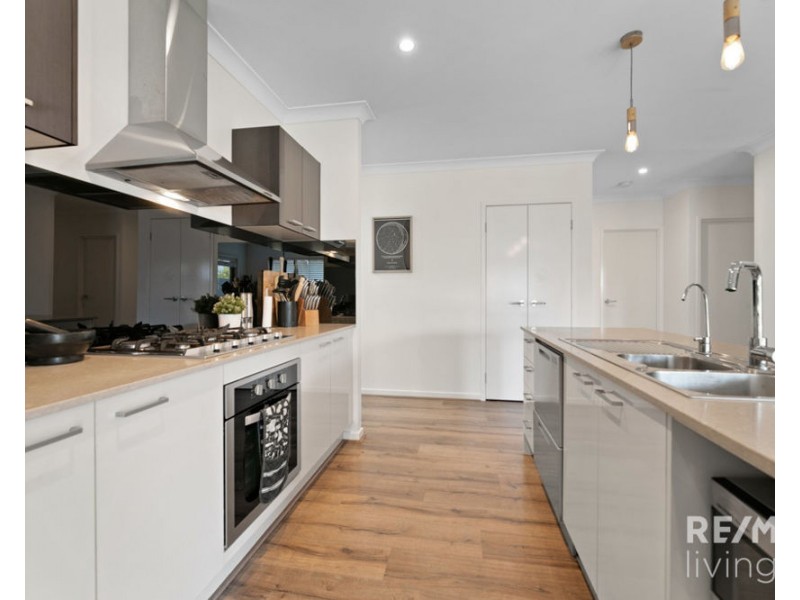 140-142 Montanus Drive, Woodford QLD 4514
