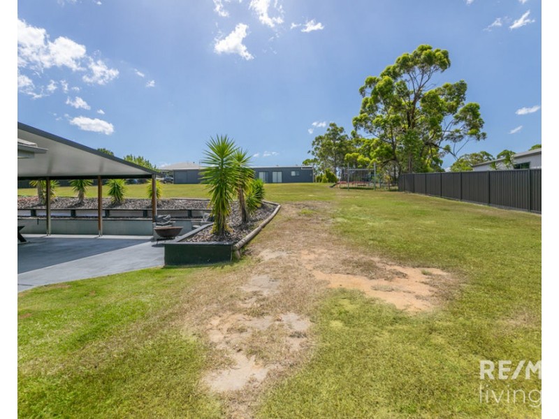 140-142 Montanus Drive, Woodford QLD 4514