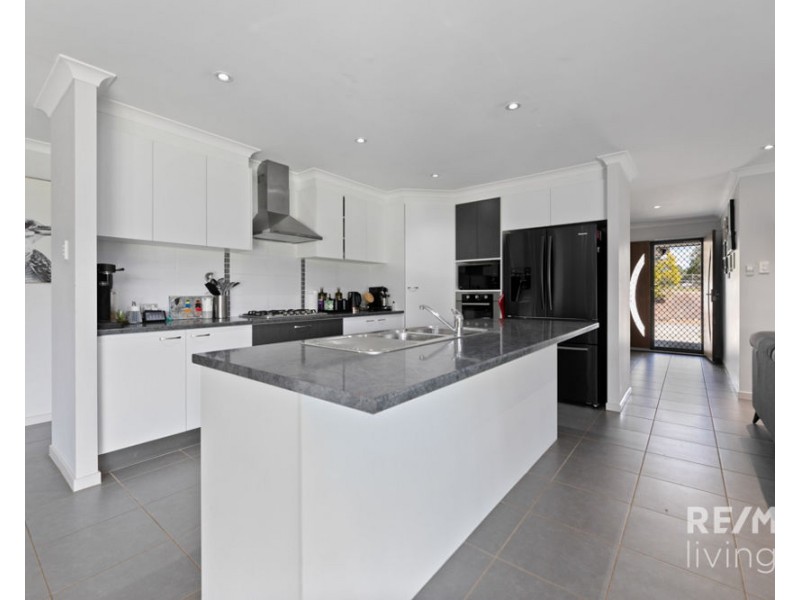 6-10 Romi Close, Woodford QLD 4514