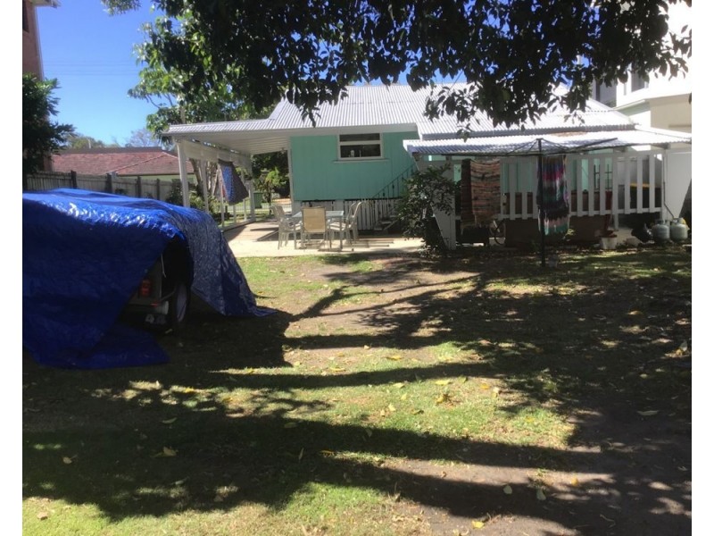 5 Hall Avenue, Bongaree QLD 4507