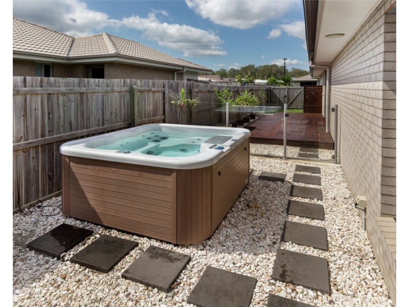 5 Steamview Court, Burpengary QLD 4505