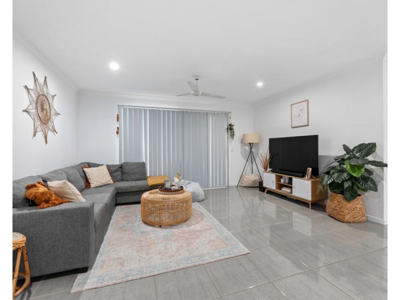 2/18 Derwent Street, Burpengary QLD 4505