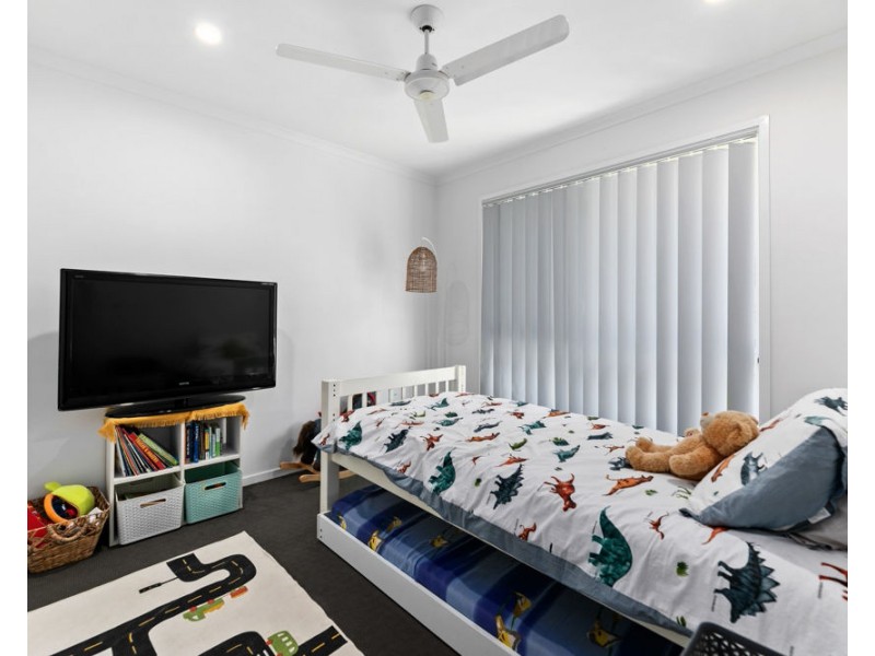 2/18 Derwent Street, Burpengary QLD 4505