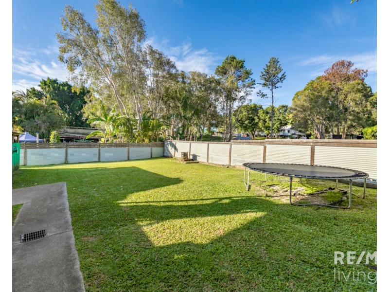 11 Daybell Street, Woodford QLD 4514