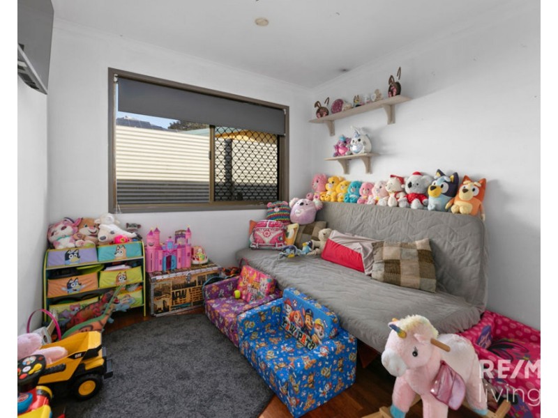 11 Daybell Street, Woodford QLD 4514