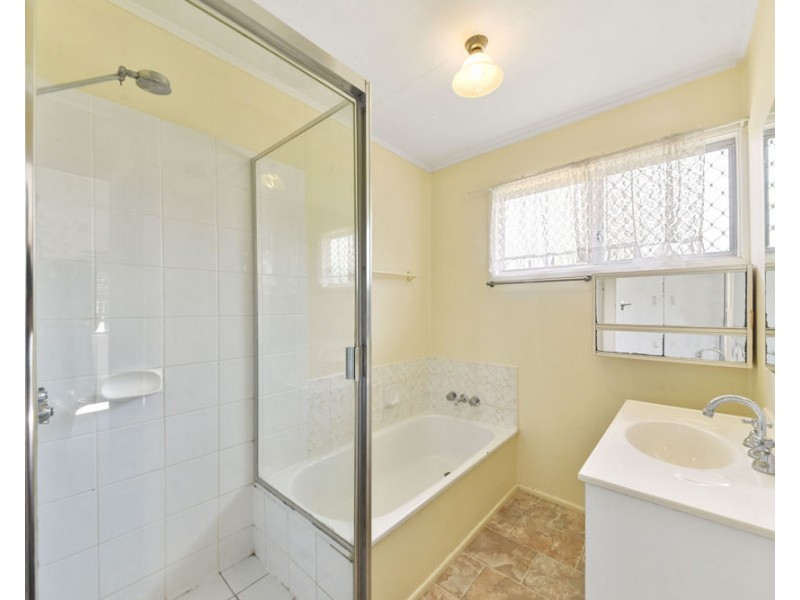 16 Penson Court, Kallangur QLD 4503