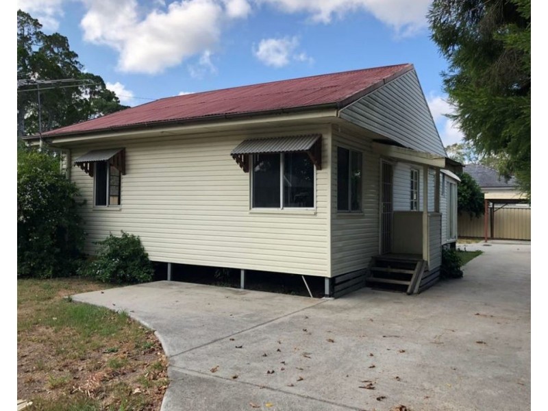 868 Beachmere Road, Beachmere QLD 4510