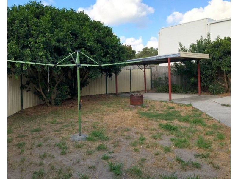 868 Beachmere Road, Beachmere QLD 4510