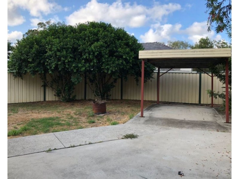 868 Beachmere Road, Beachmere QLD 4510
