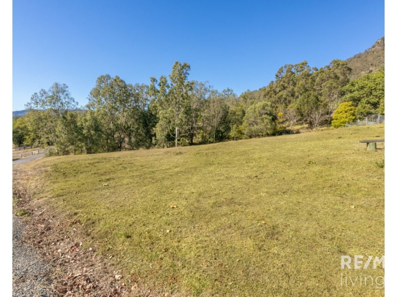60 Myleema Road, Mount Archer QLD 4514