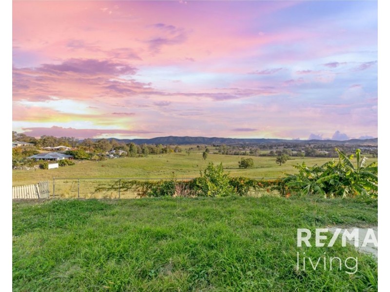 7 Golf Links Drive, Kilcoy QLD 4515