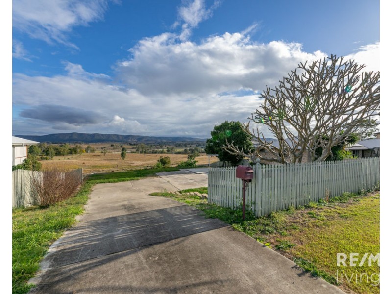 7 Golf Links Drive, Kilcoy QLD 4515