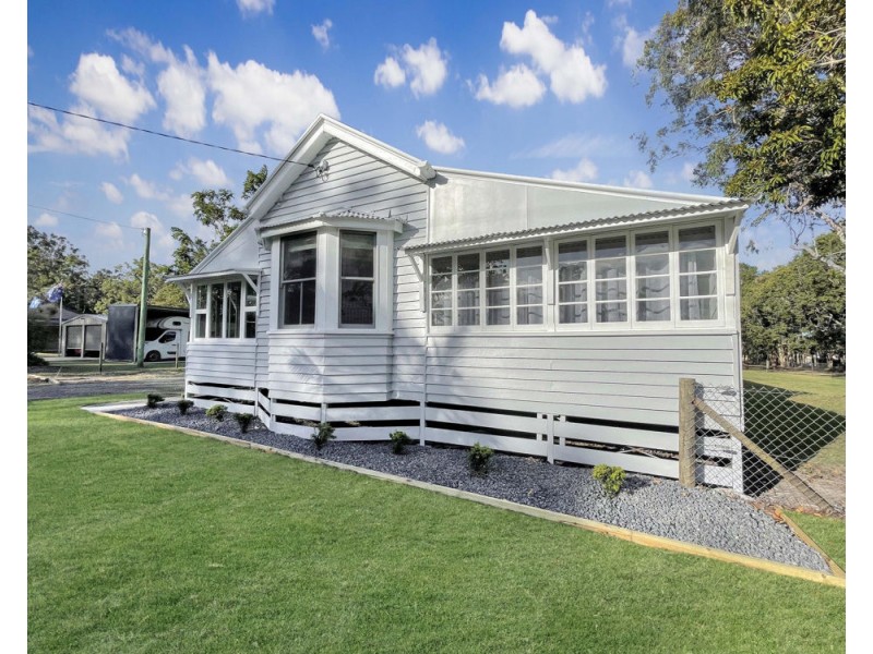 24 Fairmount Street, Elimbah QLD 4516