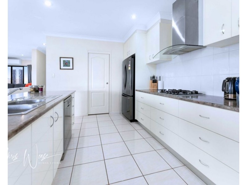 76 Montana Place, Woolmar QLD 4515
