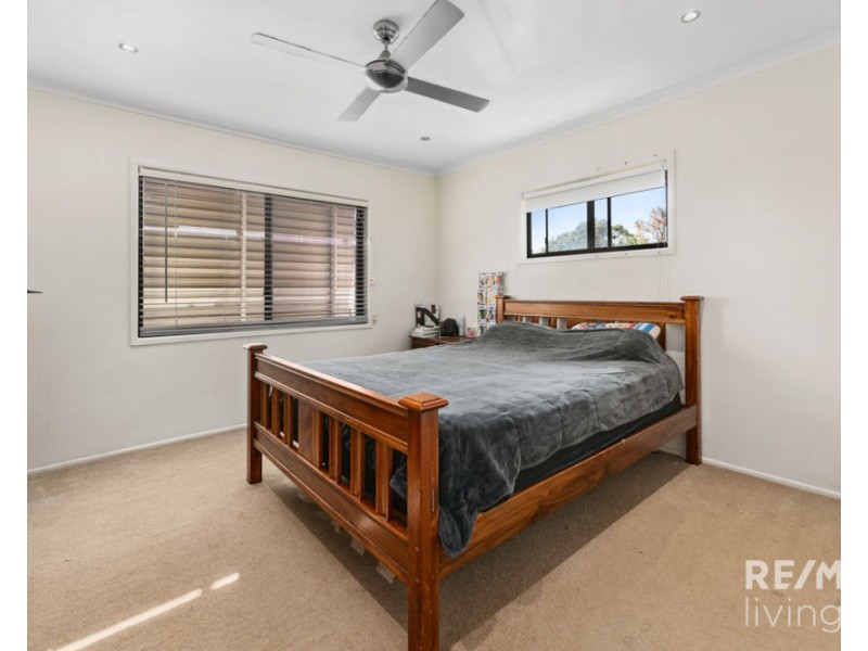25 Crest Street, Kallangur QLD 4503