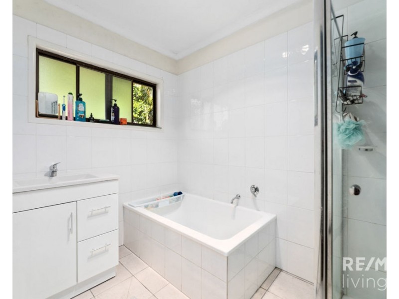 25 Crest Street, Kallangur QLD 4503