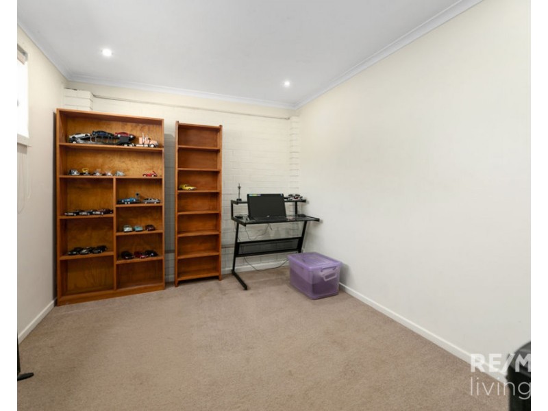 25 Crest Street, Kallangur QLD 4503