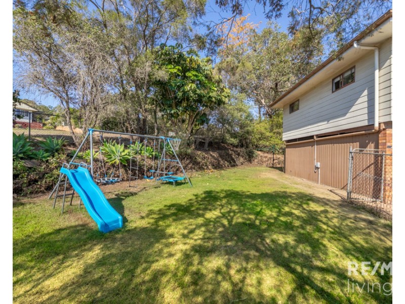 25 Crest Street, Kallangur QLD 4503