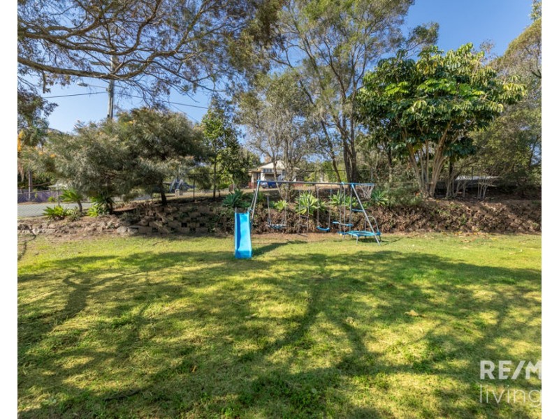 25 Crest Street, Kallangur QLD 4503