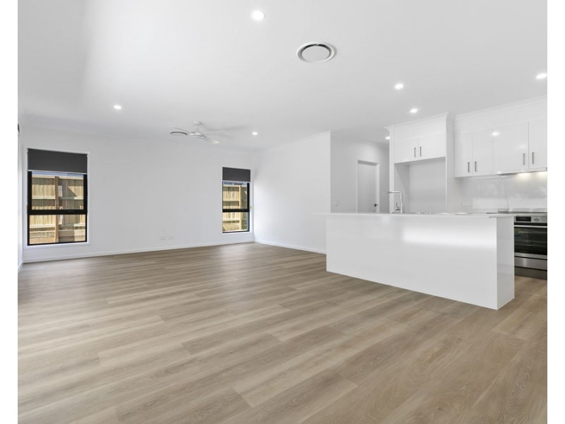 41 Hamilton Road, Woodford QLD 4514