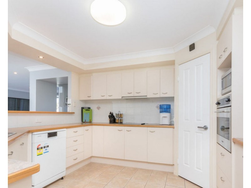 12 Sutherland Crescent, Morayfield QLD 4506