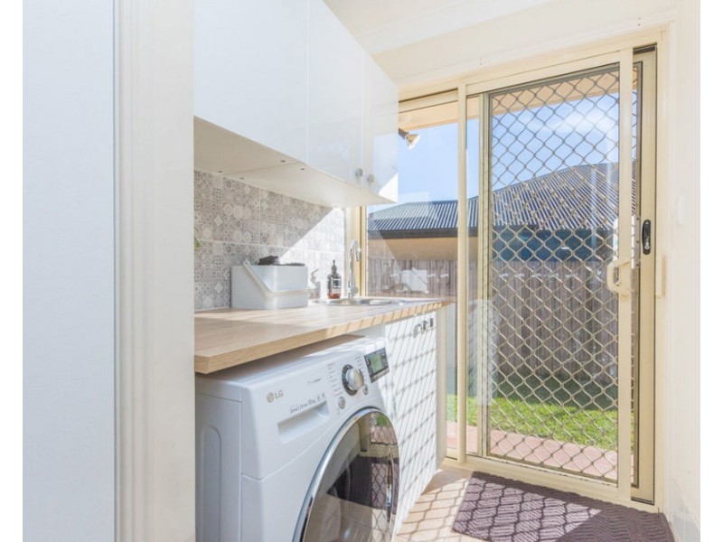 12 Sutherland Crescent, Morayfield QLD 4506