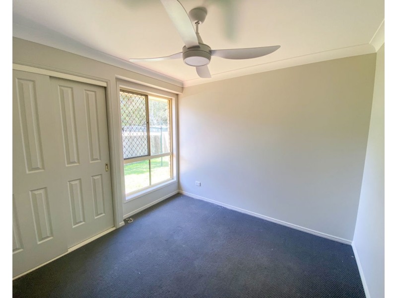 12 Sutherland Crescent, Morayfield QLD 4506