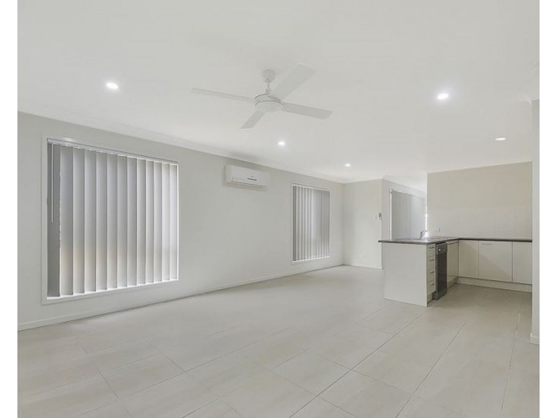 1/54 Jones Street, Rothwell QLD 4022