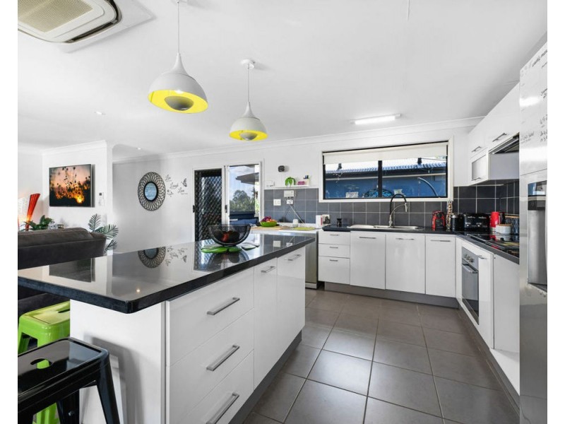 4 Anglers Court, Donnybrook QLD 4510