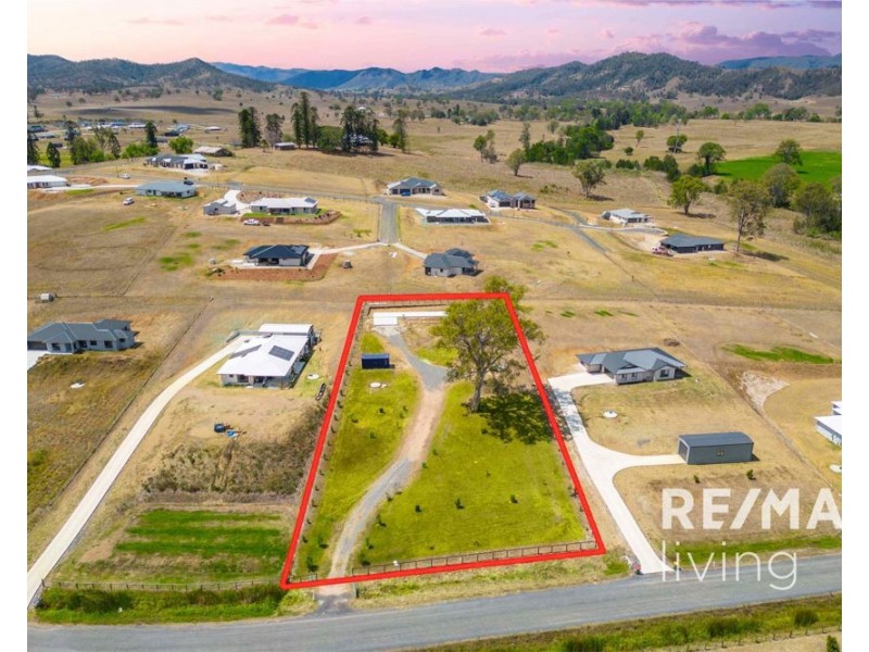 7 Atherton Place, Winya QLD 4515