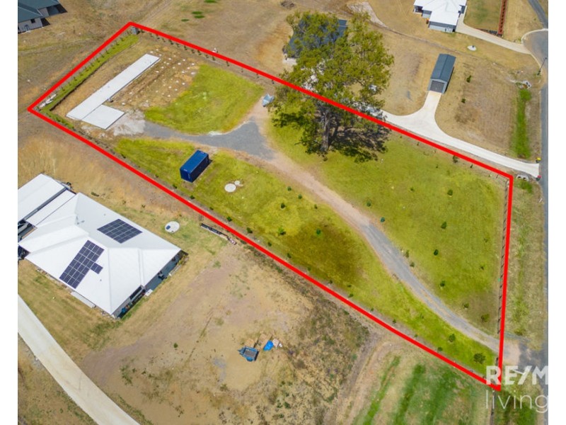 7 Atherton Place, Winya QLD 4515