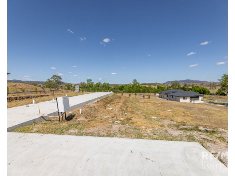 7 Atherton Place, Winya QLD 4515