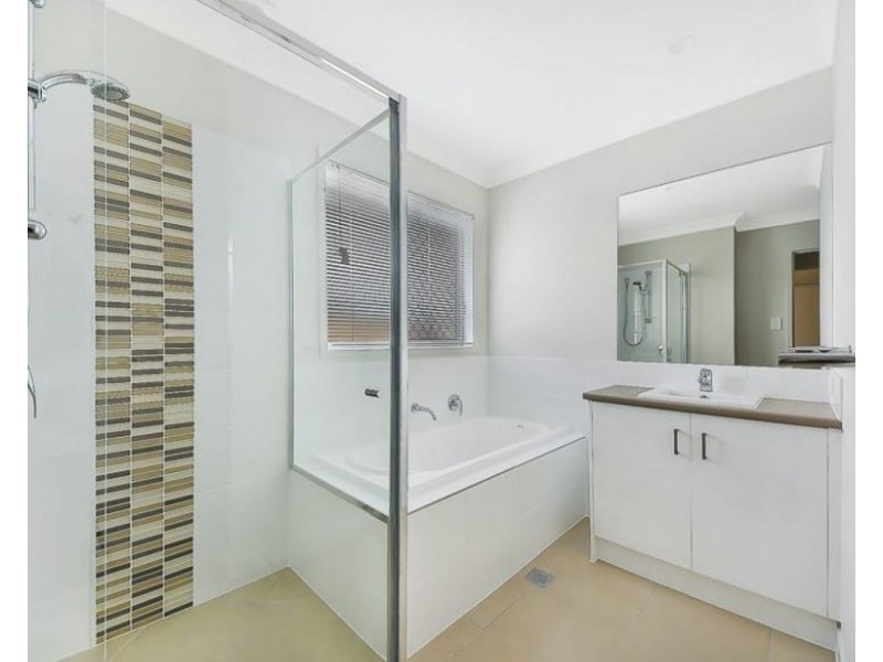 169 Graham Rd, Morayfield QLD 4506