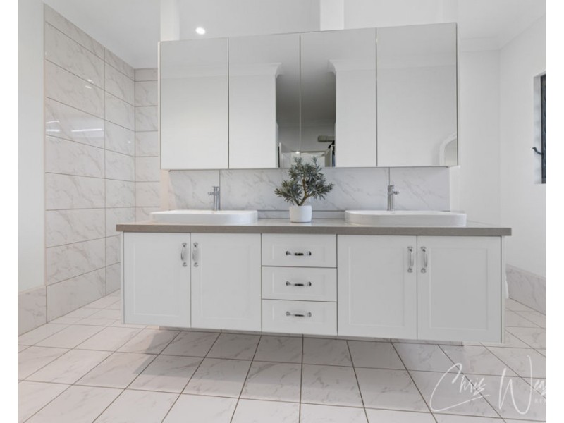127 Sippel Drive, Woodford QLD 4514