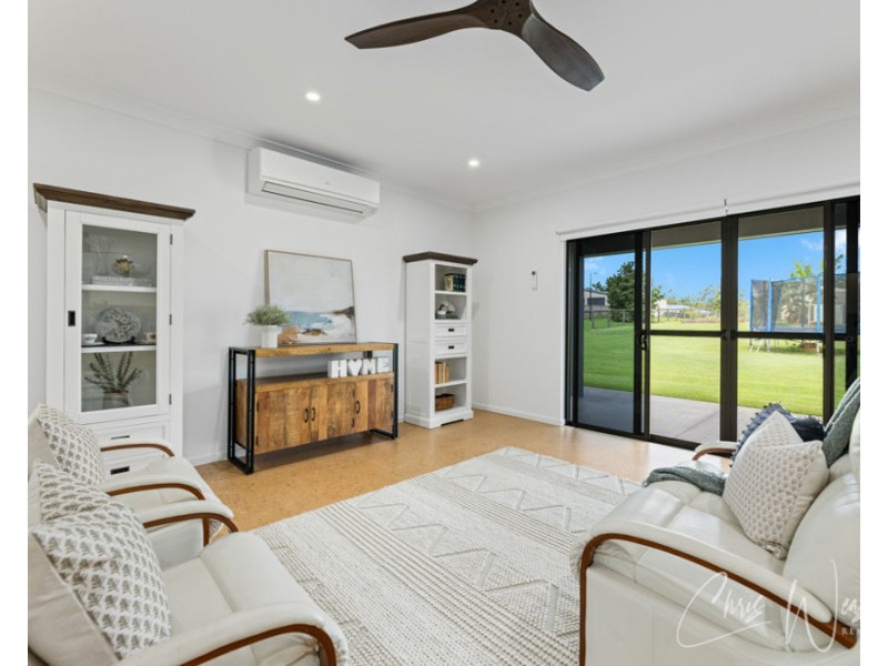 127 Sippel Drive, Woodford QLD 4514
