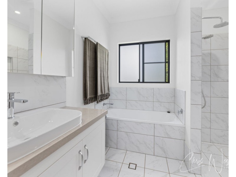 127 Sippel Drive, Woodford QLD 4514