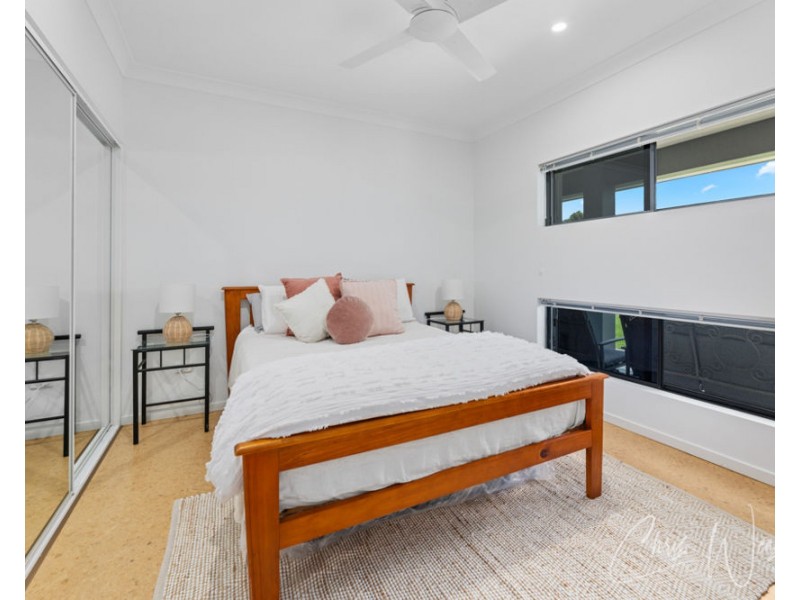 127 Sippel Drive, Woodford QLD 4514